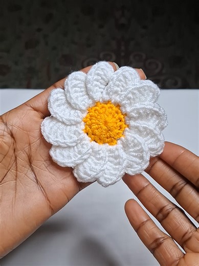 How to Crochet a Cute Flower Step by Step