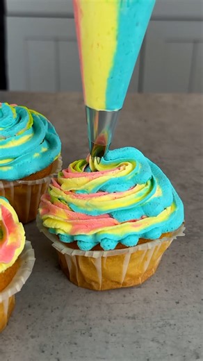 DIY Cupcake Piping Bag | Magic Hands Creations