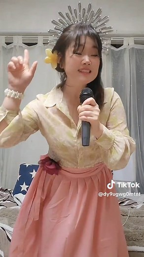 고장난벽시계 신미래 넘 이쁘당 ⚘️🌺