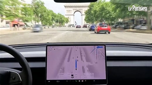 Tesla réussit un test de conduite autonome place de l'Étoile à Paris