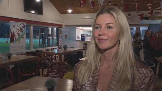 Voormalig voetbalster Anouk Hoogendijk stimuleert clubs om samen na te denken