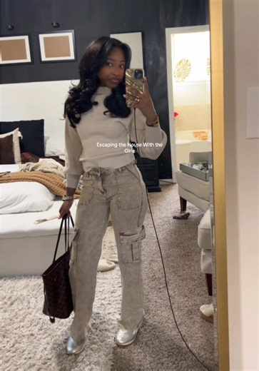 Sometimes you don’t need a big plan… you just need to get out the house, grab some food, and breathe with your girls 🤍 Simple moments > everything. #everydayvlog #lifelately #familytime