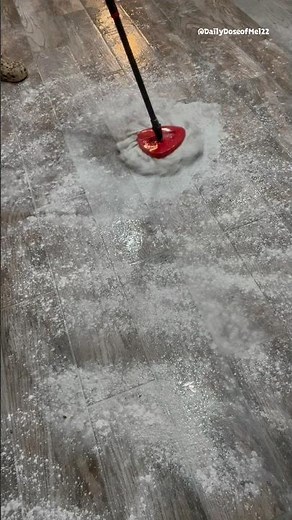 Quick Comet Mop Reset | Satisfying Cleaning ASMR 🫧🤍 #shorts #mopping #cleaningasmr