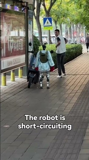 the robot is short-circuiting 🤣 #shorts