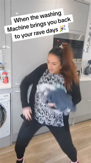 Tracy graham | The famous washing machine dance 💃 🤣 😂 Lol.... old vid still a cracker...I see people doing this vid everywhere now 🤷‍♀️ #washing #fyp... | Instagram