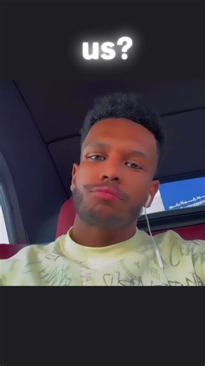 ستوري علي البليهي على snapchat مع Starbucks