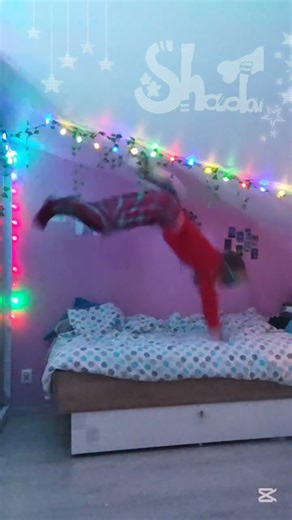 JUMP !!! 🎄✨[ #quadrobic #therian #winter #light ]