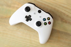 Can I Charge Xbox One Controller With Phone Charger? | Decortweaks