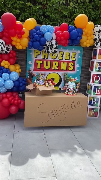 Toy story birthday balloons. #toystory #toys #disney #disneypixar #balloongarland #yougotafriendinme #toystoryballoons #balloondecor #kidsparty