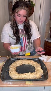 “let them eat king cake” or whatever marie antionette said 🤪 crawfish boudin king cake 🦞 find the full recipe on @peppertheapp (username brittany.khamille) or on my site🫶🏻 https://www.justalittlebitta.com/post/crawfish-boudin-king-cake | Brittany Khamille