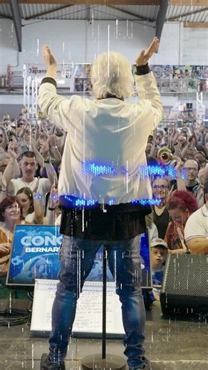 Le festival Geek Life débarque à Blois le week-end du 4 & 5 octobre 2025 au Jeu de Paume 🎉 Passionnés de manga, jeux vidéo, cosplay, comics, séries… des tonnes d’activités vous attendent ! ✓ Rencontre avec les voix françaises d’Homer & Marge Simpson ✓ Concert Pokémon par Jean‑Marc Anthony Kabeya ✓ Village et concours Cosplay ✓ Freeplay & tournois ✓ Espace Retrogaming & Arcade ✓ Simulateurs automobiles ✓ 60 stands d’exposants et artistes ✓ K-pop, Just Dance, espace enfants… Un weekend exceptionn