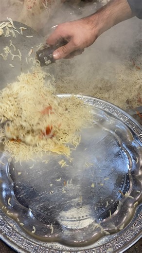 643K views · 6.3K reactions | مدینہ ہوتل کا مزیدار کابلی پلاو | Ring Road Jamil chowk Peshawar | Review #reelviral #facebookreel #fb #reelfb #viral #food | Moeed Burki | Facebook