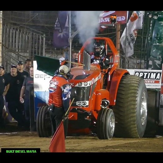 TURBO EXPLODES ON MASSEY FERGUSON PULLING TRACTOR #SHORTS #TRACTORPULLFAILS