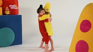 27 reactions · 3 comments | Elke dag tussen 17u00 en 17u30 kijk je naar het clipblock op Studio 100 TV. Zing mee met de nieuwste liedjes van K3, Samson & Marie, Nachtwacht en nog veel meer Studio 100 figuren!  Stembanden klaar? Zingen maar!  | Studio 100 TV | Facebook