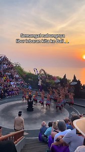 Menikmati Tarian kecak dengan latar samudera dan sunset 😍 Video by ttk anakkosbali #wonderfulbali | Wonderful BALI