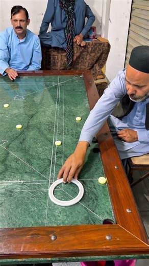 Queen 🫅 😱carrom#shorts
