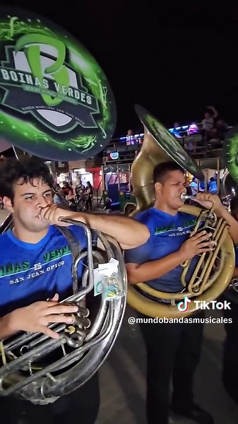 ¡Los tubistas de Boinas Verdes Marching Band marcando el ritmo con potencia y estilo! 🎺🔥 Energía al máximo en cada nota, puro talento salvadoreño 🇸🇻💥#BoinasVerdesMarchingBand #TubasPower #ElSalvador #Live #Dance #Music #Like #Video #MarchingBand #FYP #ParaTi #Viral