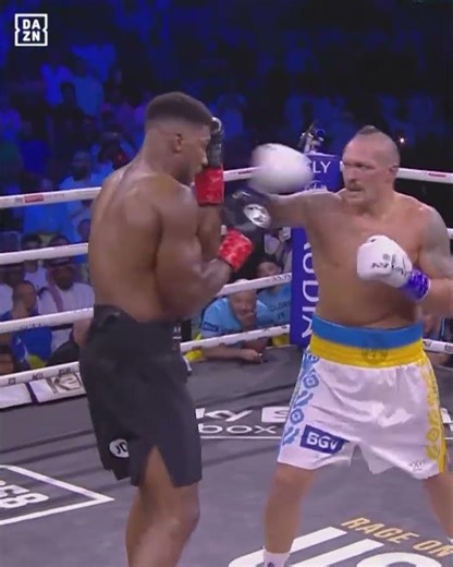 ⏪ When Oleksandr Usyk repeated against Anthony Joshua in their 2022 rematch 🔥
