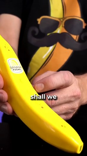 This is an actual working Banana Phone! Priced at $49.99, this potassium-filled gadget also doubles as a Bluetooth speaker. 🍌🔊 #banana #bananaphone #gaggift #novelty #weirdgadgets #bizarre #amazonfinds #bluetoothspeaker #portablespeaker | Freakin' Reviews