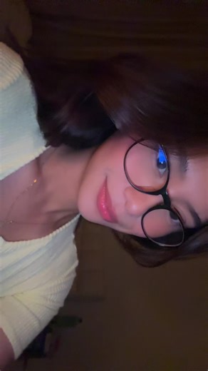 Exploring Indoor Style: Fashion Tips for Cozy Settings