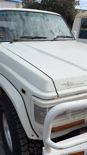 🌩️ The big white lightning is all done and looking mighty fresh, new roof skin and drip rails/roof frame along with numerous other rust repairs in this lightning, we installed a new seal kit and insulation while refitting, you beauty!! Lightning ⚡️ | RUST WORX