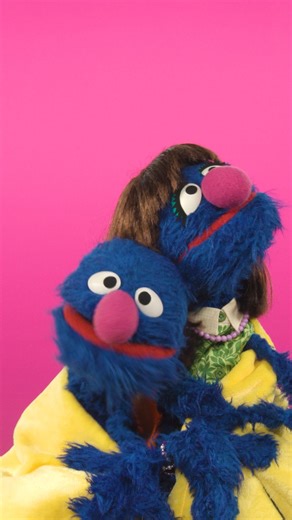 Whether it’s a tough day or just a quiet moment, Grover and his mommy show how getting cozy can help children feel safe and loved. Watch this video and try it together! https://m.sesame.org/offeringcomfortfb | Sesame Street in Communities