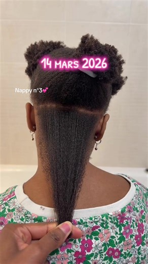 Évolution capillaire Nappy n°3💕. On a commencé en septembre 2025. Si tu n’as toujours pas pris mon guide de rétention de longueur, tu joues à quoi ? 😮🤷🏽‍♀️💕 Parce que si demain tu me confies tes cheveux, tu auras une évolution, ça je ne doute JAMAIS!!!! Tu peux retrouver pratiquement toutes ses routines et coiffures protectrices disponibles dans la section « Nappy n°3💕 » Est-ce que je ne prendrai pas une quatrième Nappy 🤷🏽‍♀️😌 ? #cheveuxcrepus #cheveuxnaturels #retentiondelongueur #pous