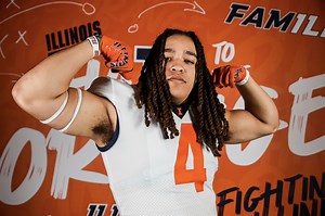Signing Day Spotlight: Three-star Ohio DL Angelo McCullom signs with Illini