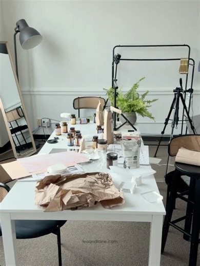 Leo + Laine | Your content besties online + IRL on Instagram: "Let us uninfluence you for a sec. 👇🏼 Social media loves the polished highlight reel, but behind the scenes it’s a messy studio, taking client emails far too personally, and late nights tweaking things no one probably cares about... Honestly, we wouldn’t trade it. This is what building something REAL looks like."