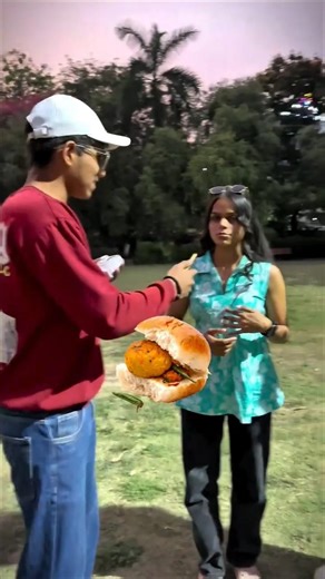 🤑💸 वडापाव च Challenge... ₹100 Prize... 🤑 #public #challenges #prank #prankchallenge #challenging