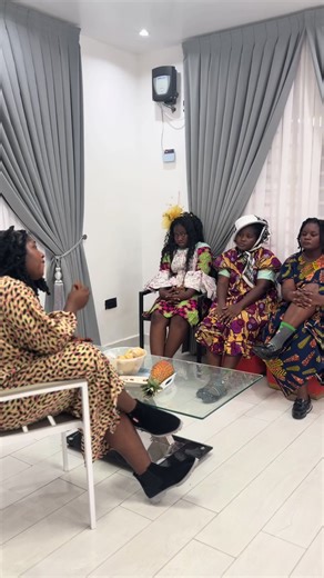 Auntie too sabi 😂😂 #aa_twinsofficial