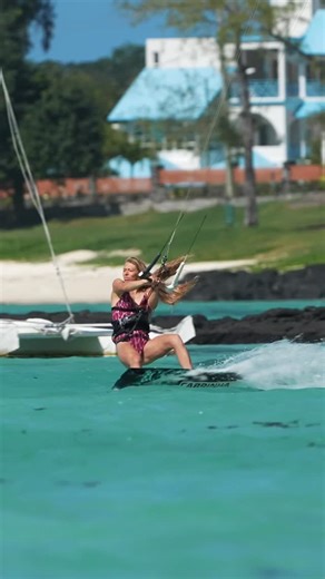 I would be so happy if you could vote for me as “Best Female Kitesurfer of 2025” 🤗 Thank you so very much for your support 🧡 https://www.iksurfmag.com/awards/readers-awards-2025/best-female-kitesurfer-of-2025/ Sending good energy your way ✨ Hope you have a great weekend. XO Hannah #kitesurfing #kiteboarding #athlete #extremesports | Hannah Whiteley