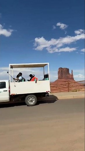 Scenic Driving, Monument Valley, Bindlestiff Tours from Guide L. 🏜️
