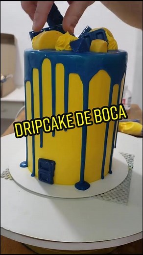 Decoración de Tortas Drip para Fanáticos de Boca Juniors