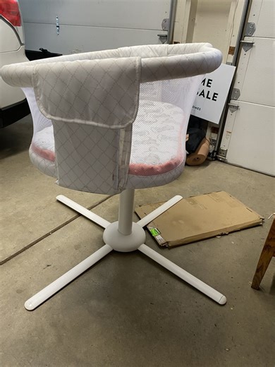 Halo Bassinest (rotating bedside newborn crib) | Cribs and Playpens | KSL Classifieds