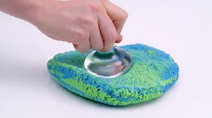 Kinetic Sand, Bake Shoppe Playset with 1lb of Kinetic Sand and 16 Tools and Molds, for Ages 3 and up