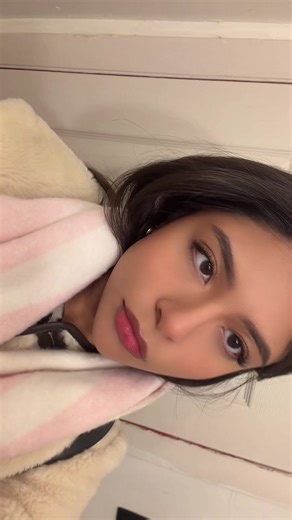 Makeup ate | old lady doing makeup