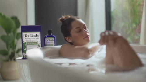 Dr Teal's Foaming Bath with Pure Epsom Salt, Sleep Blend with Melatonin, Lavender & Chamomile Essential Oils, 34 fl oz (Pack of 2)