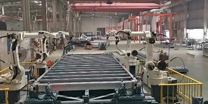 PTH has two tailor welding methods, robot automatic welding and manual welding, to meet the different needs of standardized mass production and personalized customized production. | Prefab House Pth