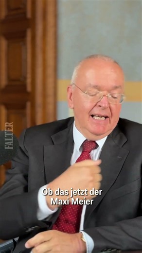 Supreme Court President: "We can just not give a damn about politicians"