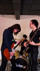 41K views · 27K reactions | Aquela famosa parte de Safari Song  #gretavanfleet #safarisong #rocksong #rockcover | Os Extintos | Facebook