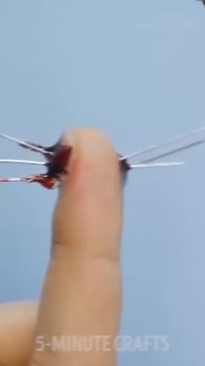 NEEDLEs THROUGH FINGER PRANK! #PRANK #crafts #Robby #5minutecrafts