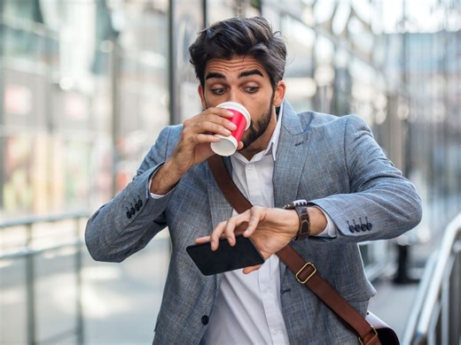 ¿Llegaste tarde al trabajo? La LFT aclara si te pueden descontar de tu salario