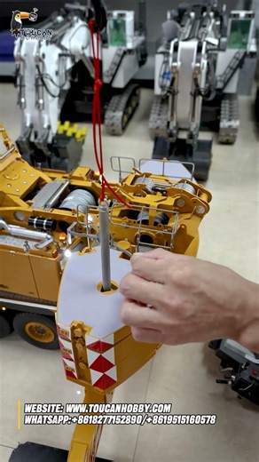1/14 scale metal RC mobile crane truck D1050 with such exquisite and realistic details