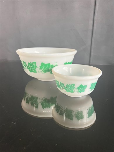 Hazel Atlas Milk Glass Mixing Bowls---green Ivy Leaf Pattern---1950s Vintage - Etsy