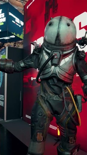 😍The Most Detailed Sci-Fi Cosplay at Gamescom! 🤖 #chronos