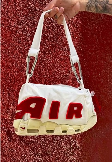Bolso Nike Uptempo: Diseño Único y Personalizado