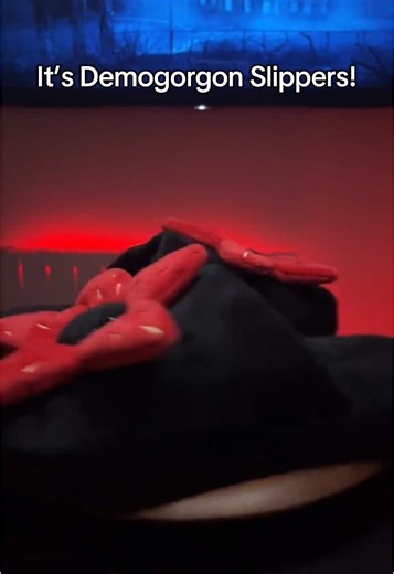 And this to someone who would wear these 🥹❤️#demogorgon #strangerthingsedit #strangerthingscast #netflix #strangerthings