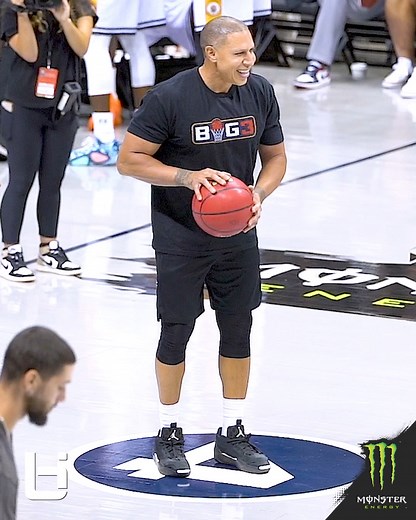 Mike Bibby Shooting in unreleased Jordan 39's 🔥 @monsterenergy | Ballislife