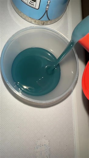 So I saw @welcome2nysworld use both Arm and Hammer fresh scent and Downy laundry products together in a wash and I had to try these two scents together! I only have very limited products in these two scents as we can’t get them over in the UK however this smelt incredible. I made a mini lasagne laundry paste with the products I had. I’ll be uploading part two soon of me using this in a wash 🫶🏽 hope you all enjoy this 🥰 #cleantok #oddlysatisfying #fyp #clean #laundry